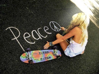 ---- ραяîƨ human characters {Don't steal names nor pictures!} - Page 5 Blonde-girl-peace-shorts-skateboard-Favim.com-261809