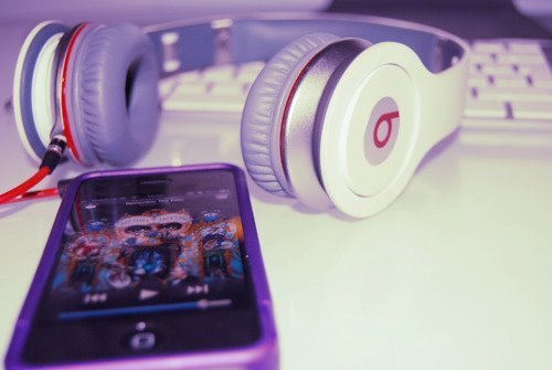 Mi lista de reproducción (Niall Horan y _____ Styles) NUEVO CAP  - Página 15 Beats-headphone-mobile-music-photography-Favim.com-275021