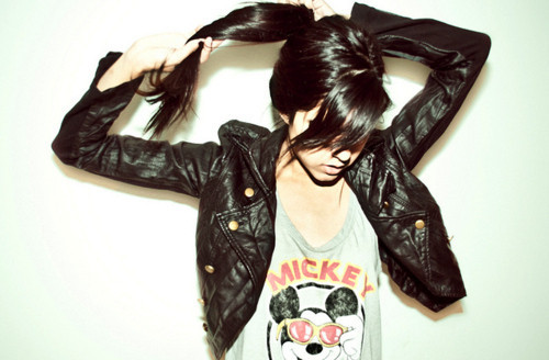 Demi-titan, weeeeee! Black-hair-girl-mickey-mouse-ponytail-Favim.com-275814