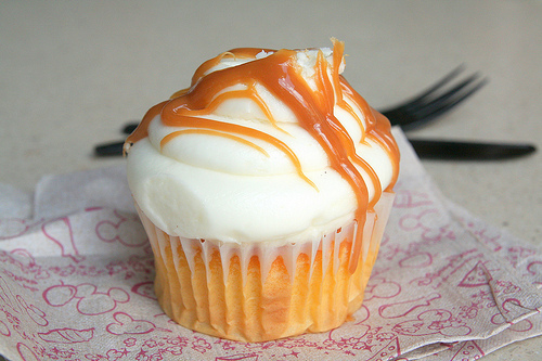 آڹآآآآآ e♏ - صفحة 5 Butter-cream-butter-cream-frosting-butter-cream-icing-cake-caramel-Favim.com-279203