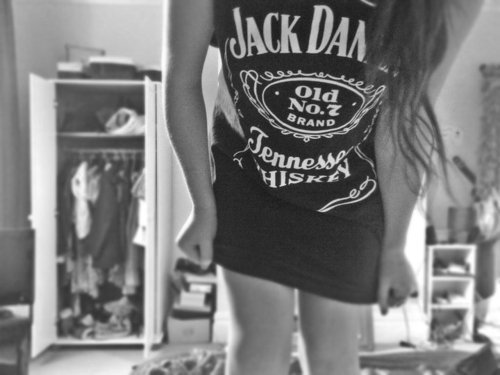 Los Persas tienen un plan "b" para fastidiar a los Spartanos!! Black-and-white-fashion-girl-jack-daniels-photography-Favim.com-287402