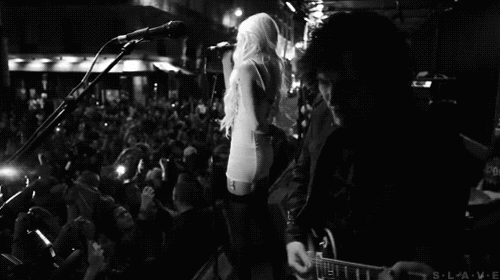 ME AND RAZOR ONLY! :) - Page 4 Black-and-white-gif-taylor-momsen-the-pretty-reckless-Favim.com-295221