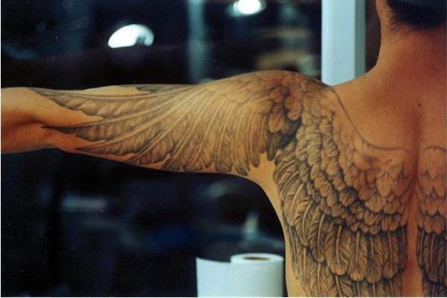 Haunted ~ Aanmeldingstopic Beautyful-boy-man-tattoo-wings-Favim.com-299004