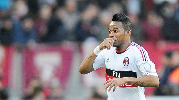 Robinho faz golaço, e Milan goleia o Torino de virada fora de casa  Robinho_efe