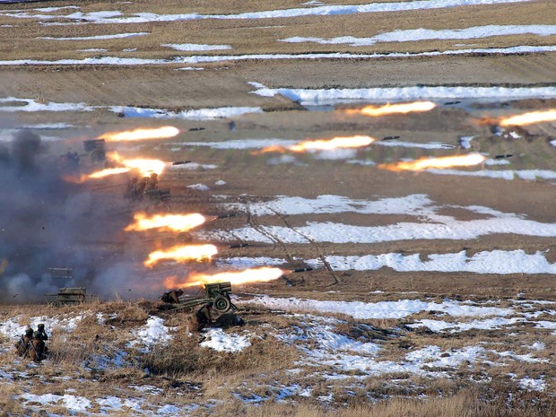 [Mundo] Coreia do Norte põe tropas em posição de combate e mira EUA 000_hkg8424359