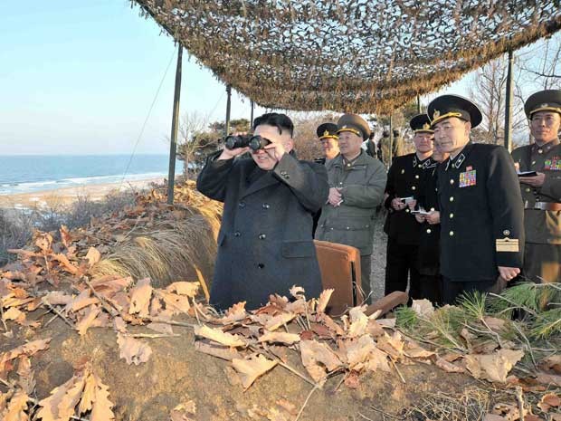 [Mundo] Coreia do Norte põe tropas em posição de combate e mira EUA Kim-620