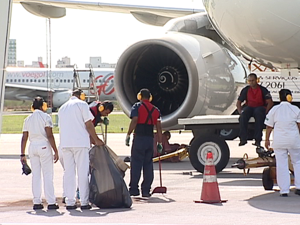 [Brasil] Avião tem pane em turbina e voo é cancelado no aeroporto de Vitória  Captura_de_tela_2013-02-09_as_10.02.21