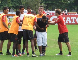 Saideira: Flamengo se despede do Ninho em 2012 com recreativo Muralha_gcom_richardsouza