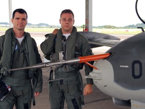 como - [Brasil] Xavante faz sua despedida como aeronave de instrução em São José  Av4