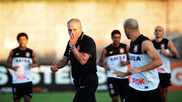 Com Pacaembu a favor, Corinthians tenta virada contra o Boca Juniors Tite_rib-7