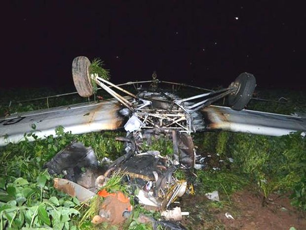 [Brasil] Avião agrícola cai em fazenda, pega fogo e piloto sobrevive em MT  Aviao3sorriso_620x465