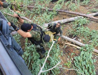 Exército explora área na fronteira onde 'nunca havia pisado antes' Forca32_1