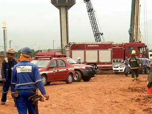 aeroporto - [Brasil] Operário soterrado em obra no Aeroporto de Viracopos morre em hospital  Samu03