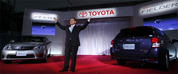 Toyota Corolla 2013 (Apresentado versão Axio) Toyotacorollaaxiofielder_3