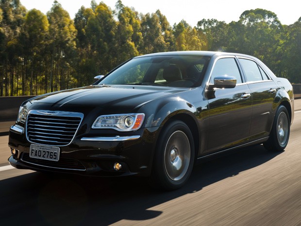 Primeiras impressões: Chrysler 300C 2012. Crhsyerl