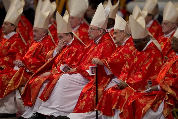 Primeira votação tem fumaça preta, e conclave ainda não elege novo Papa 1_11