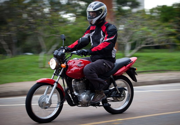 Auto Esporte - Yamaha YBR 125 x Dafra Riva 150 x Honda CG 125 Fan  Comparativomoto-39