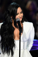 Demi Lovato 021e0eadc9d6f3dbdfb25fee8c49b696.th