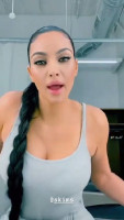 Kim Kardashian 6ffc8abbd03b9c64b98127954b7f81e9.th