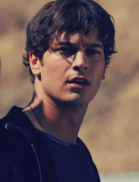 Cagatay ulusoy/ ჩაათაი ულუსოი #2 - Page 9 Xn8_Fh_G_69_Qc