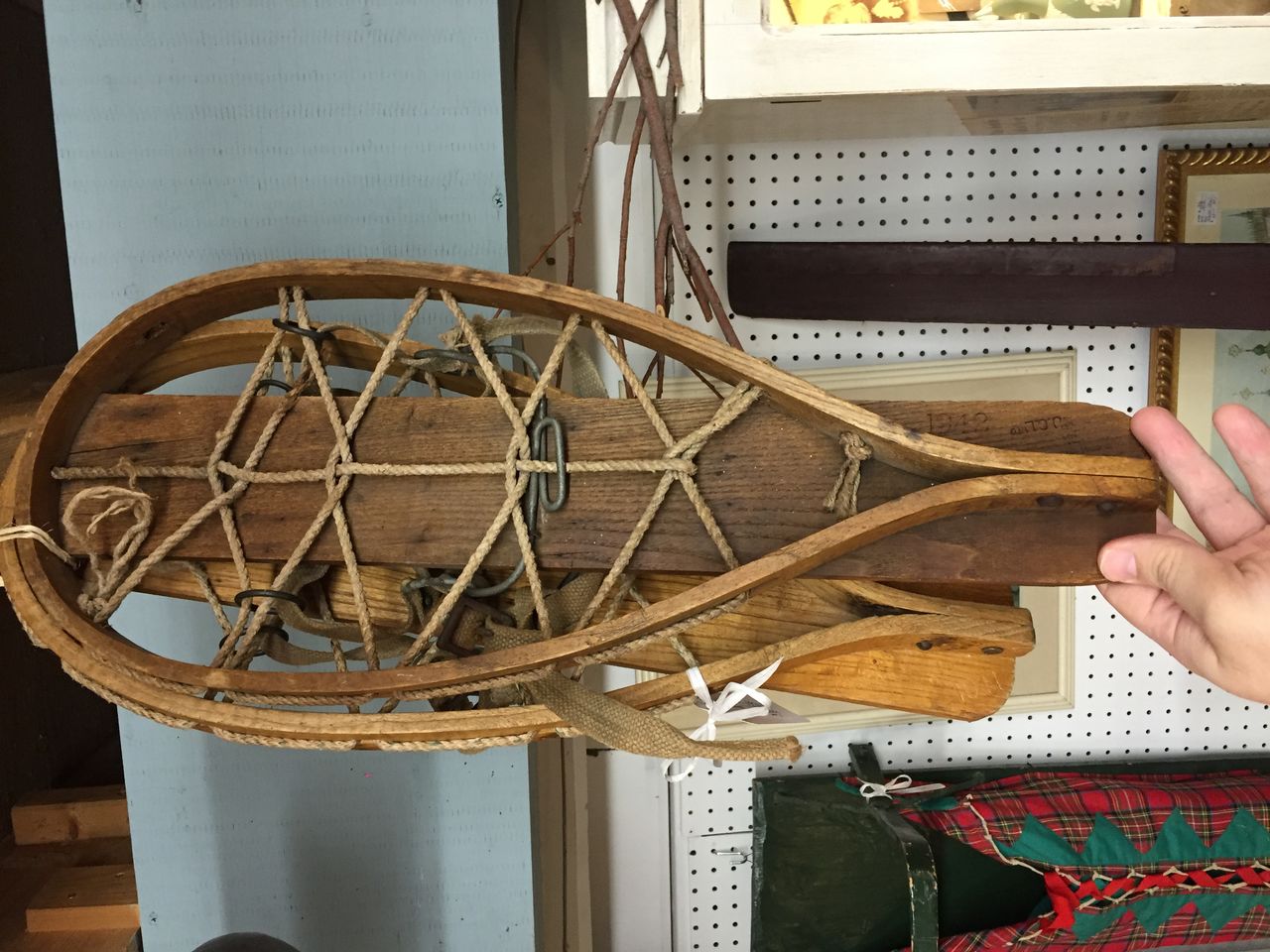 Snowshoes-Anyone seen this style before? IMG_4204