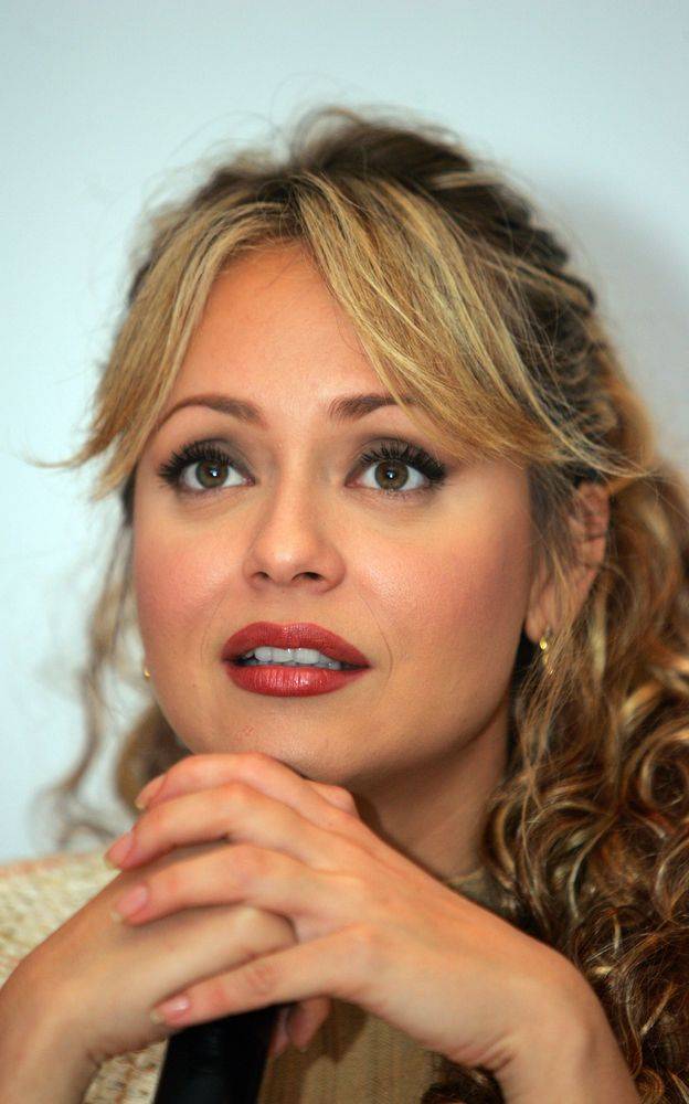 Gaby Spanic/ /გაბი სპანიკი - Page 10 0_310059_gabriela_spanic_a807f7f502