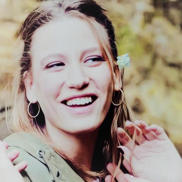 Serenay Sarikaya/სერენაი სარიკაია #23 - Page 51 CEBQ5_c_WAAE5_I1r