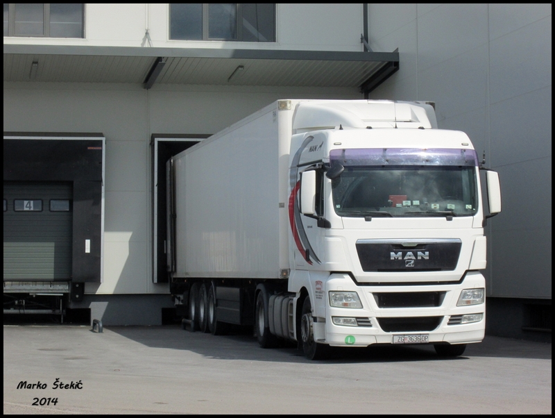 TGX / TGS             - Page 4 IMG_9003