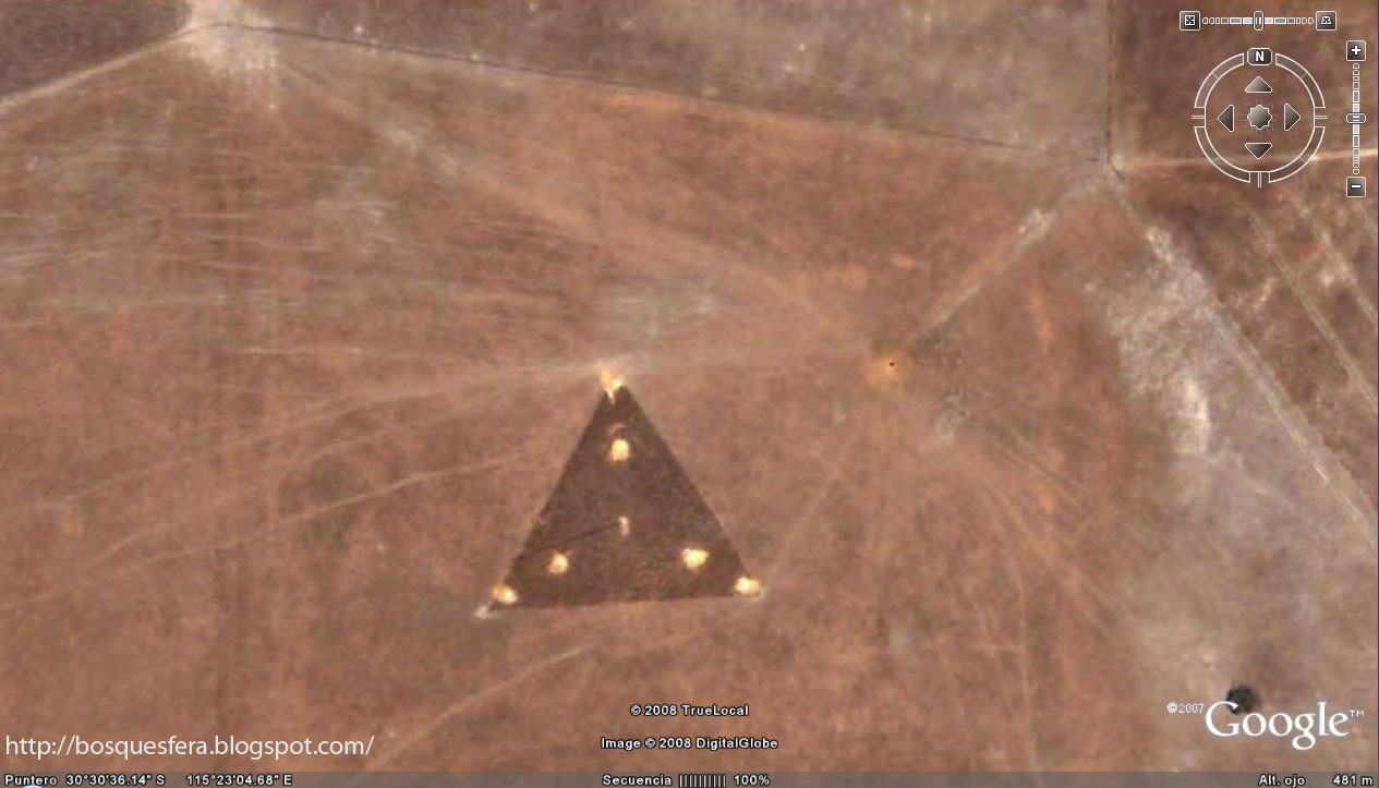 MISTERIOS EN GOOGLE EARTH - Página 3 1034952triangulo-australia