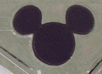 MISTERIOS EN GOOGLE EARTH - Página 3 1035052googleearthmickey