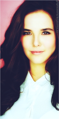 Zoey Deutch Image