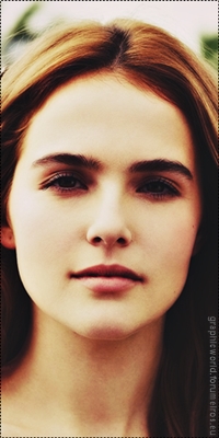 Zoey Deutch Image