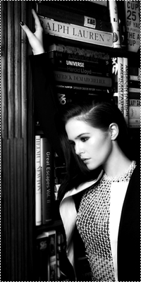 Zoey Deutch Image