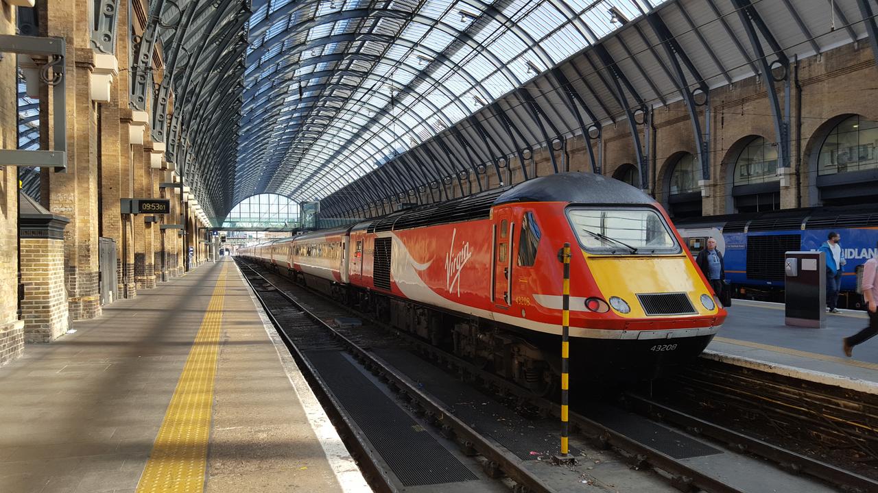 Londra : Euston, St Pancras Internațional și King's Cross-country.  20170902_095300