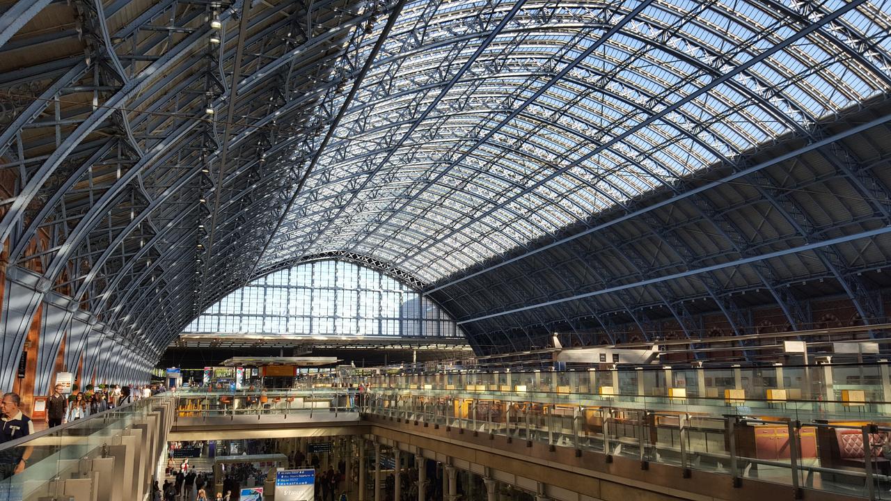 Londra : Euston, St Pancras Internațional și King's Cross-country.  20170902_092703