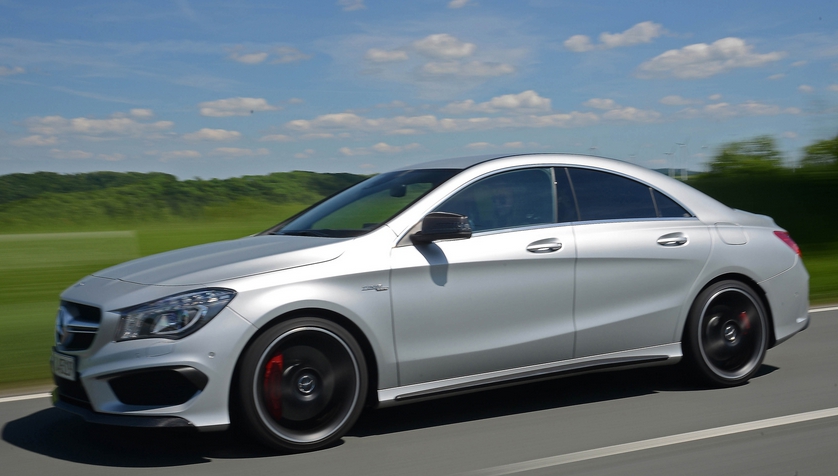 Mercedes-AMG CLA 45 e GLA 45 agora dispõem de 381 cv Frente