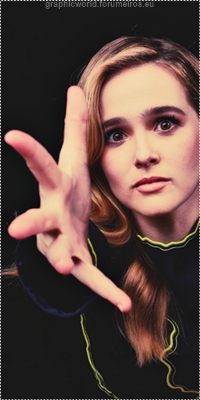 Zoey Deutch Image