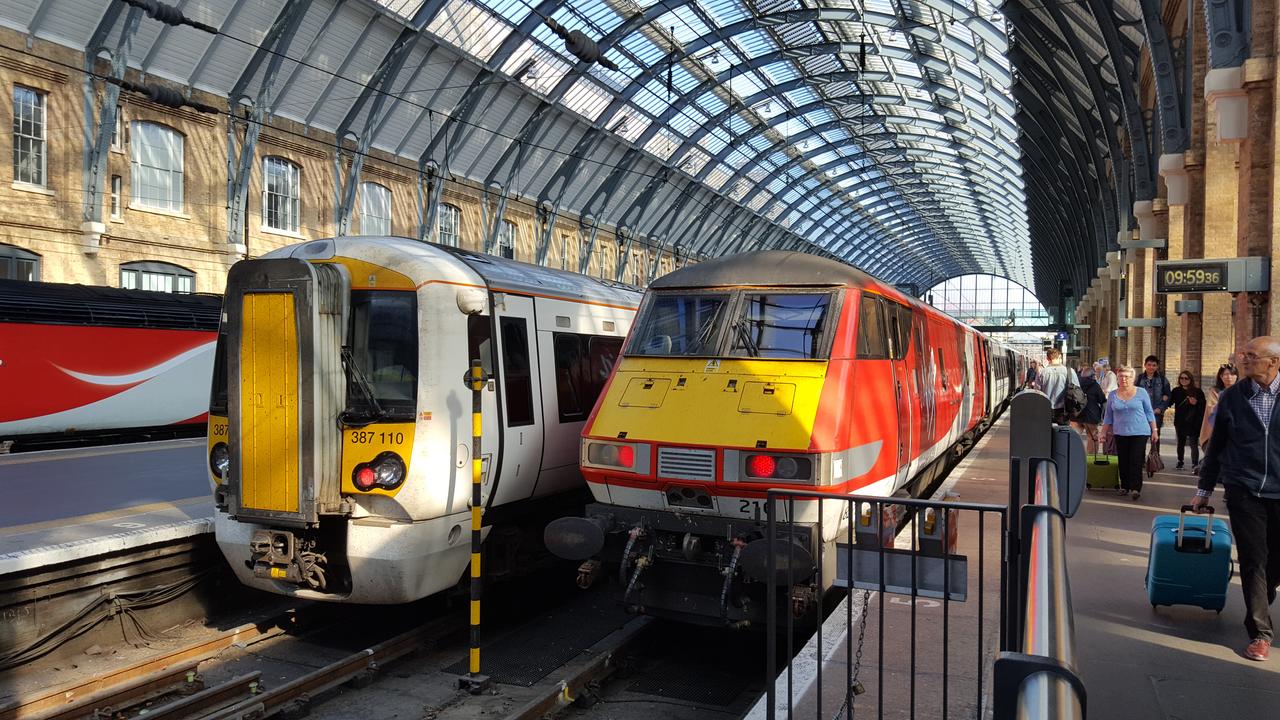 Londra : Euston, St Pancras Internațional și King's Cross-country.  20170902_095935