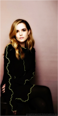 Zoey Deutch Image