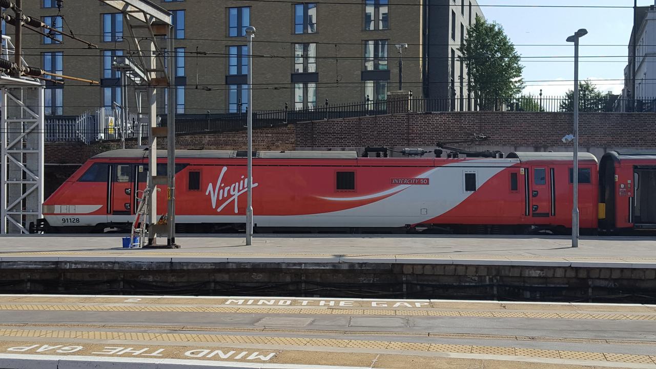 Londra : Euston, St Pancras Internațional și King's Cross-country.  20170902_100732