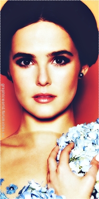 Zoey Deutch Image