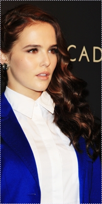 Zoey Deutch Image