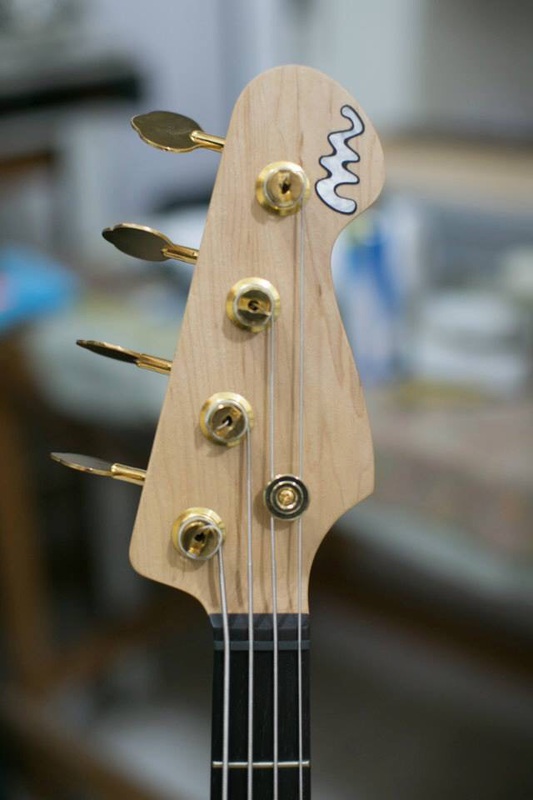 Vendo mlaghus jazz bass 4 cordas - BAIXEI PRA VENDER Image