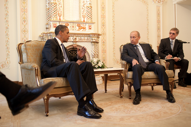 (FULL) WA International News Network - Page 17 Barack_Obama_Vladimir_Putin_at_Putin_s_dacha_2