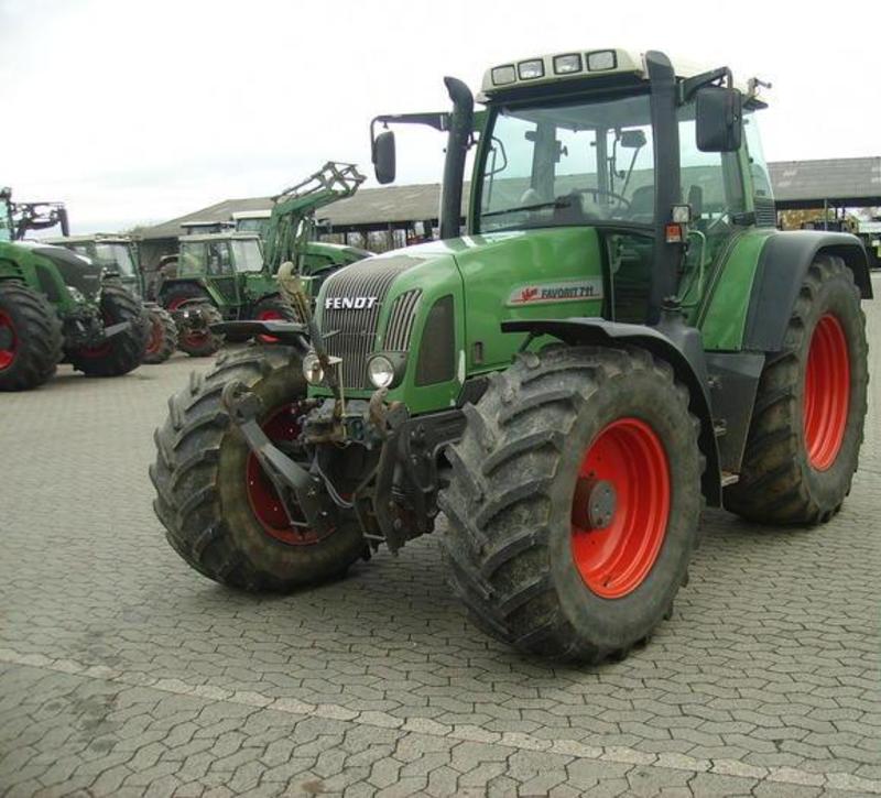 FENDT Tractores   - Página 5 FENDT_711_VARIO