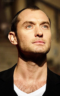 Jude Law - Page 2 F55c334c49b4bde777bf2f460c032b3b