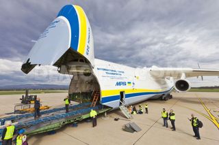 (FULL) WA International News Network  - Page 39 1384090127_antonov_an225_biggest_plane_in_the_wo