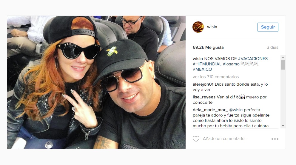 Tras la muerte de su hija Wisin se va de vacaciones a México Image