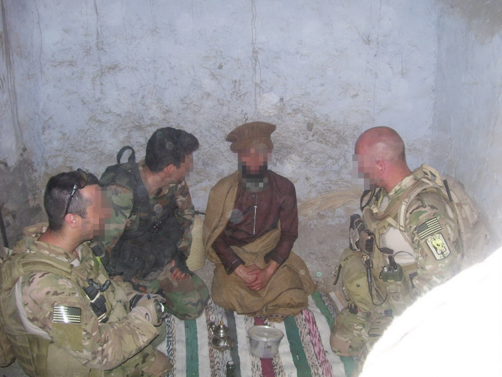 AFGHAN DRUG RAID DFN0_37