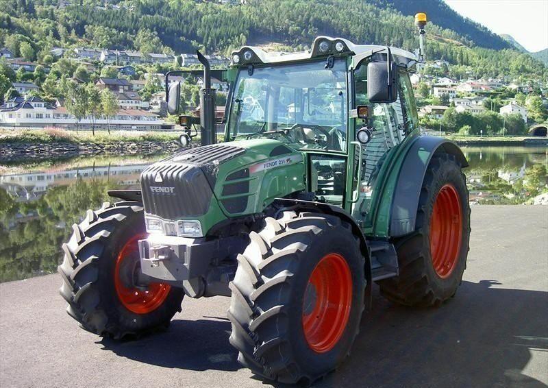 FENDT Tractores   - Página 7 FENDT_211_VARIO